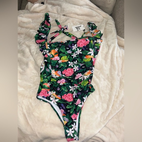 NWT Women One piece Swimsuit ruffle  bathing suit with tummy control - Picture 3 of 10